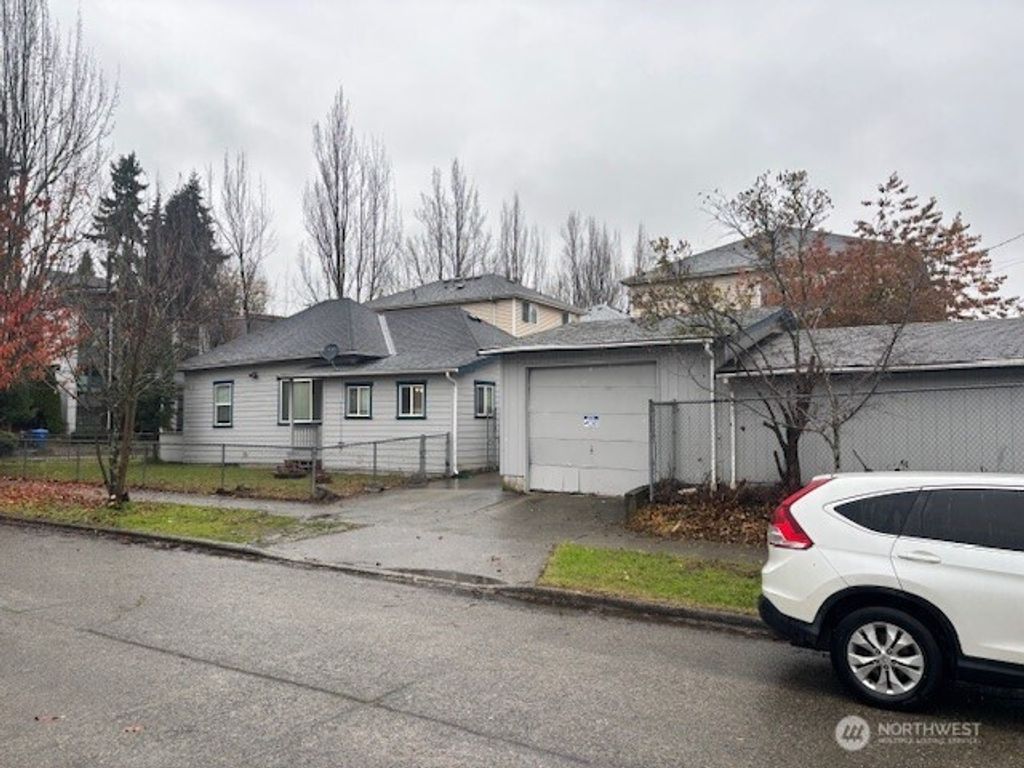 Photo of 1922 15th Avenue S, Seattle, WA 98144 (MLS # 2493100)