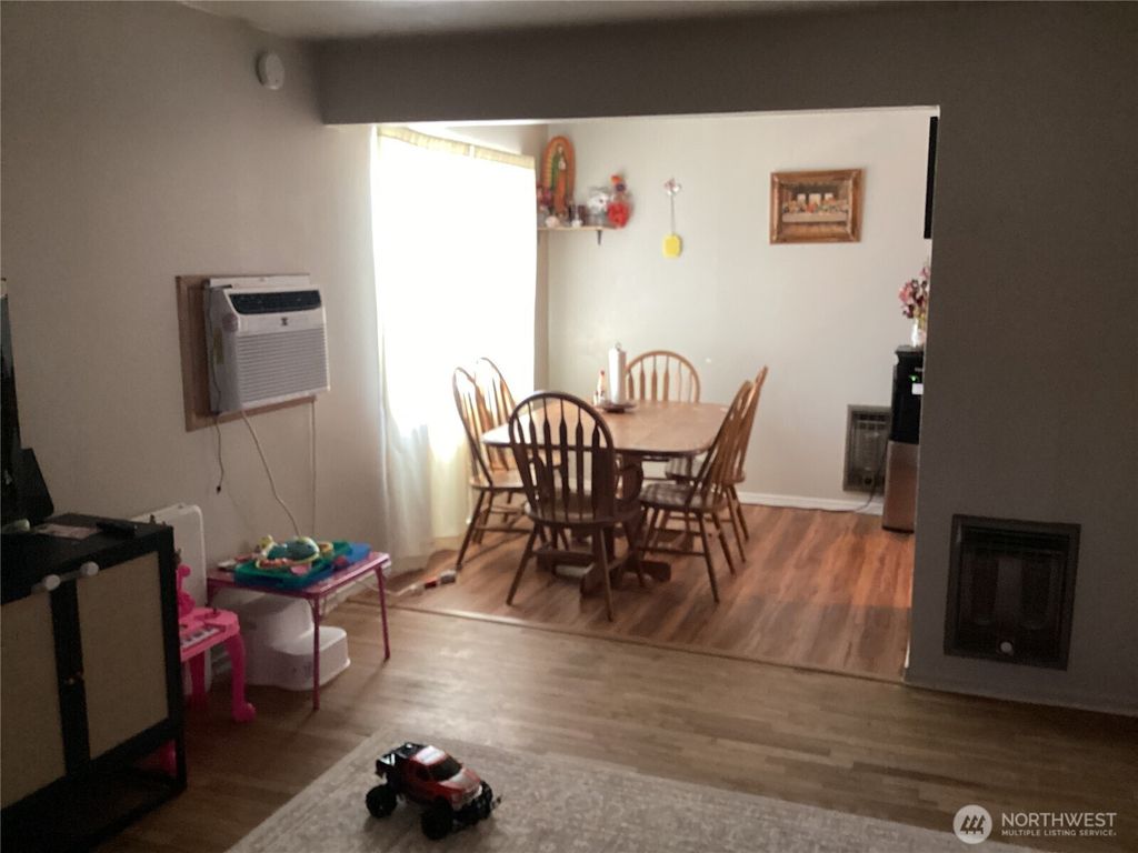 Photo of 1315 SE 2nd Avenue, Quincy, WA 98848 (MLS # 2521228)