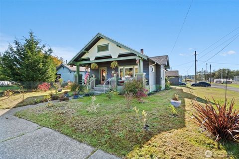 Photo of 1704 Park Avenue, Raymond, WA 98577 (MLS # 2445145)