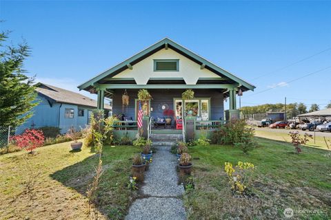 Photo of 1704 Park Avenue, Raymond, WA 98577 (MLS # 2445145)