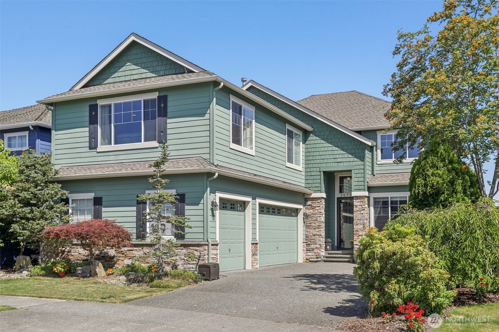 Photo of 35726 SE Crest View Loop, Snoqualmie, WA 98065 (MLS # 2410320)