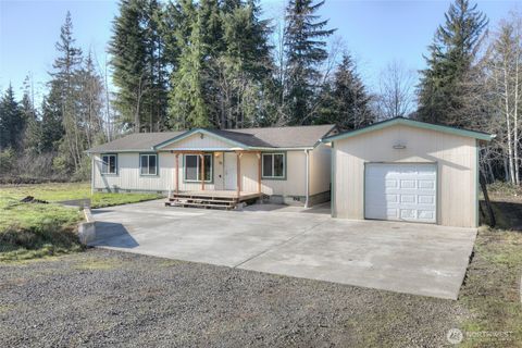 Photo of 38 Central Lane, Aberdeen, WA 98520 (MLS # 2470050)