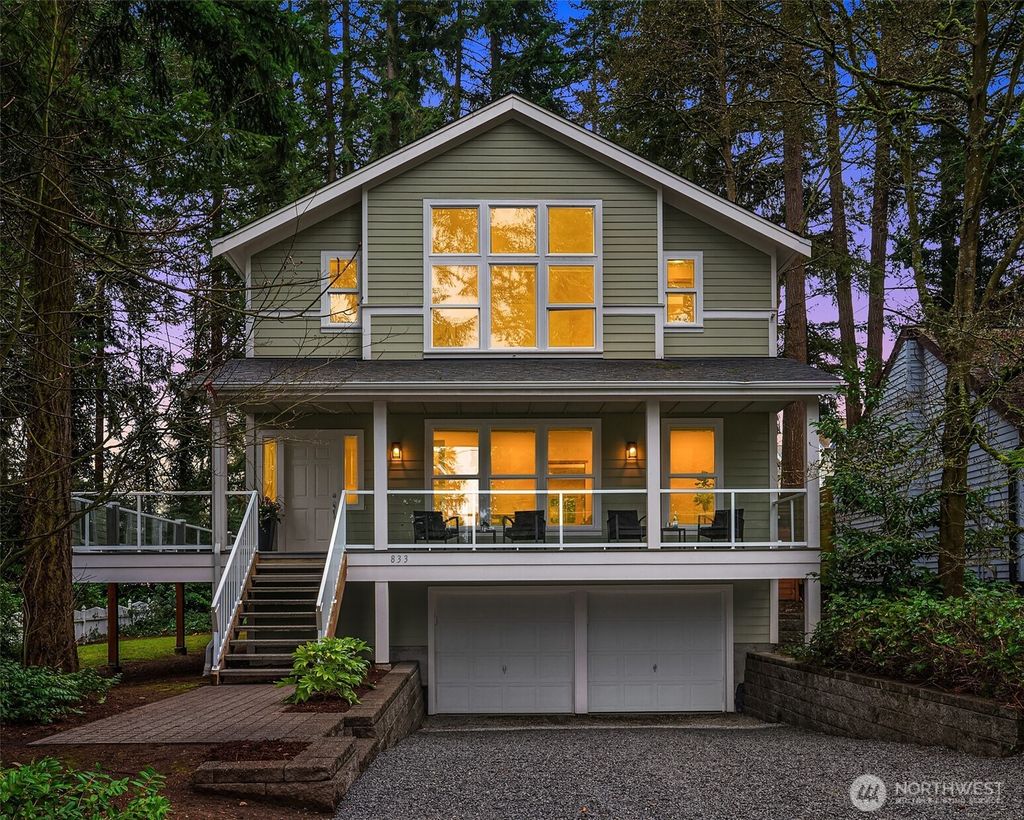Photo of 833 NE 127th Street, Seattle, WA 98125 (MLS # 2340495)