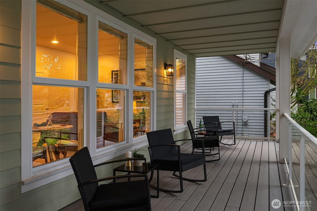 Photo of 833 NE 127th Street, Seattle, WA 98125 (MLS # 2340495)