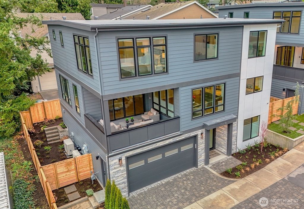 Photo of 11218 NE 67th Street, Kirkland, WA 98033 (MLS # 2454719)