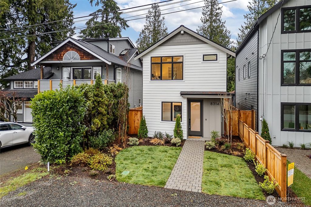 Photo of 8314 28th Avenue NE, Seattle, WA 98115 (MLS # 2468947)