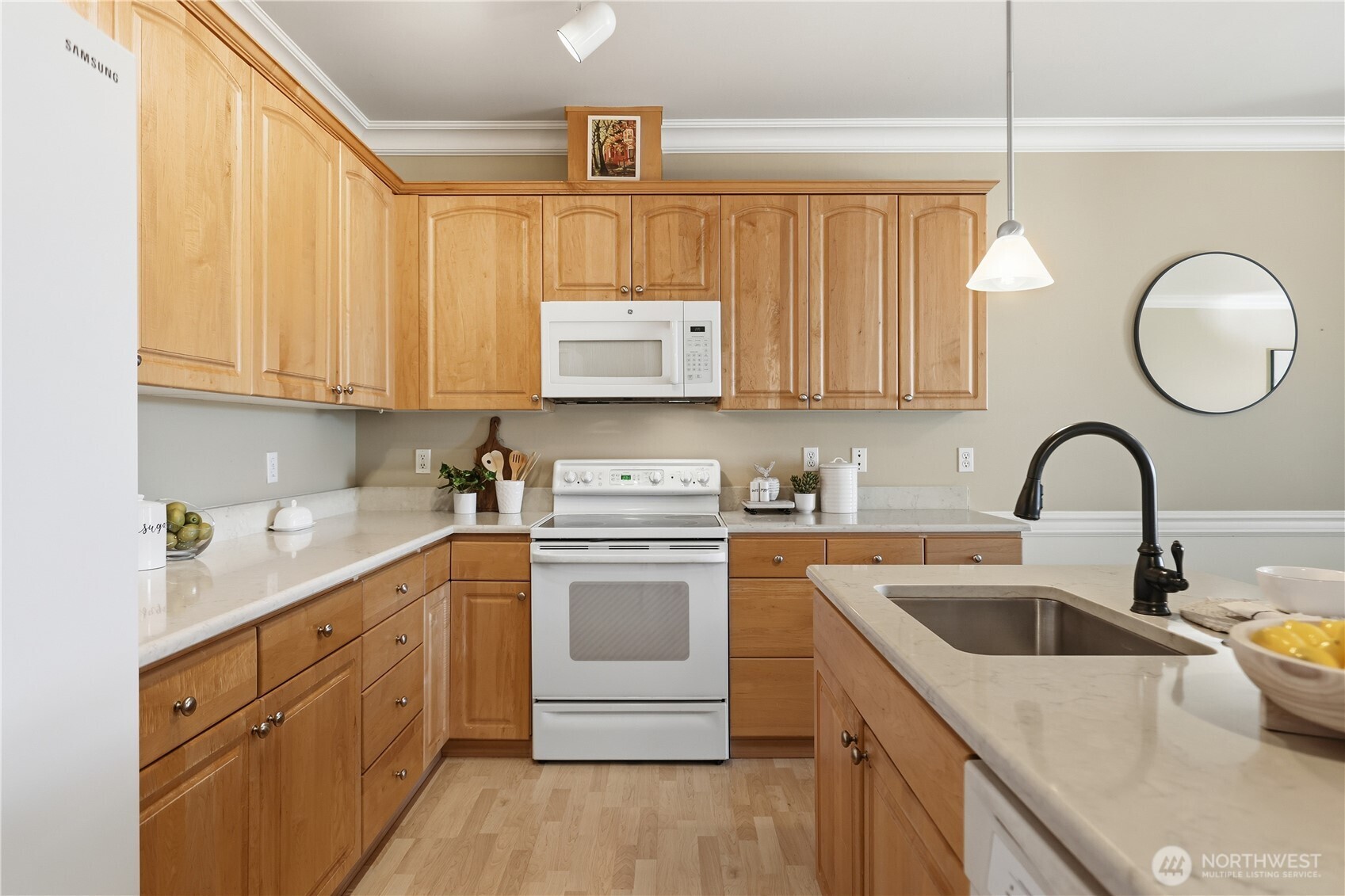 23007 Lakeview Drive A303