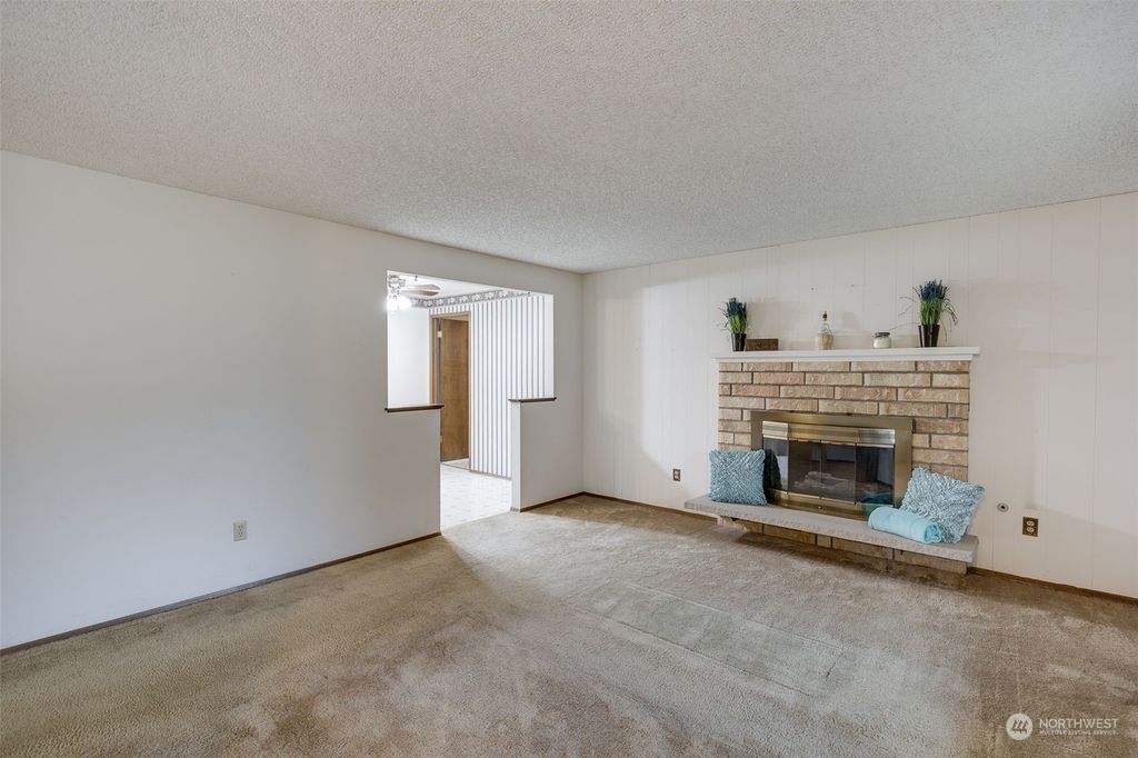 Photo of 15115 110th Avenue NE, Bothell, WA 98011 (MLS # 2190363)