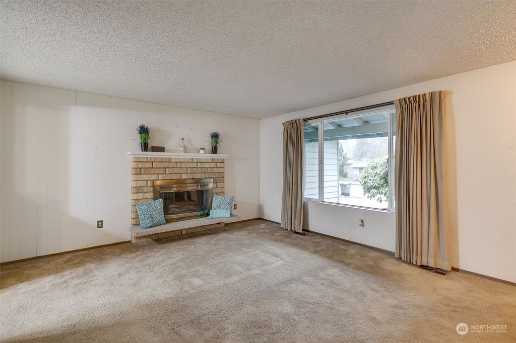 Photo of 15115 110th Avenue NE, Bothell, WA 98011 (MLS # 2190363)