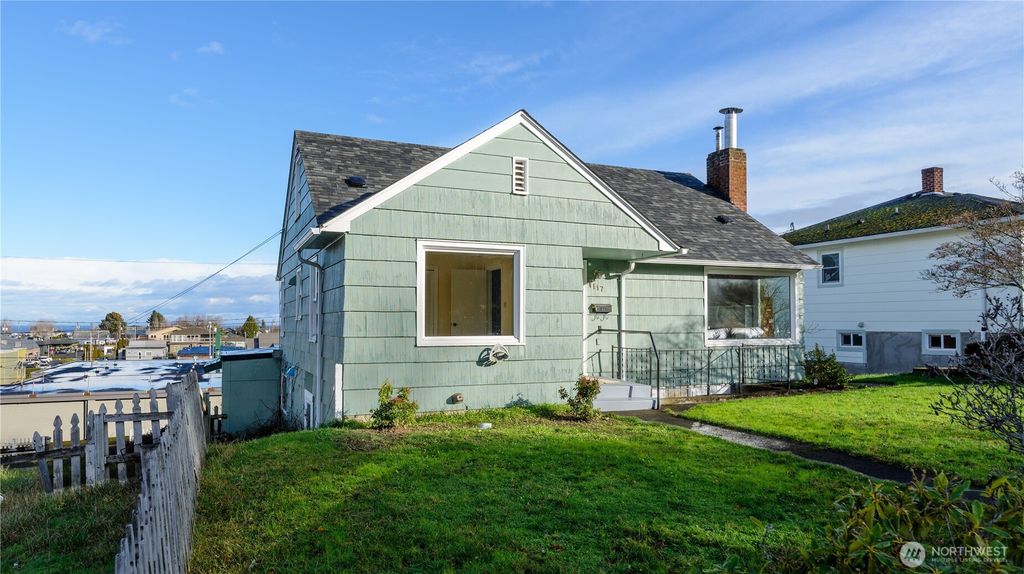 Photo of 1117 E Second Street St, Port Angeles, WA 98362 (MLS # 2466902)