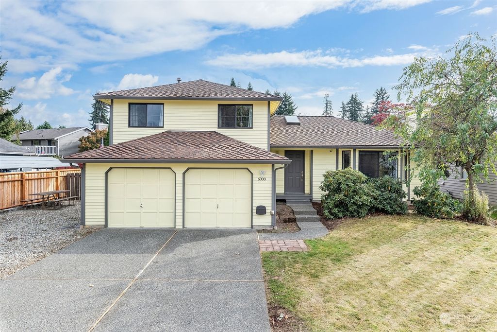 Photo of 6008 35th Way SE, Auburn, WA 98092 (MLS # 2012360)