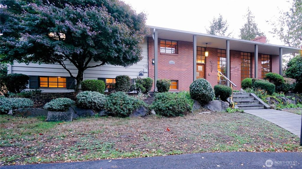 Photo of 16902 28th Avenue SW, Burien, WA 98166 (MLS # 2444501)