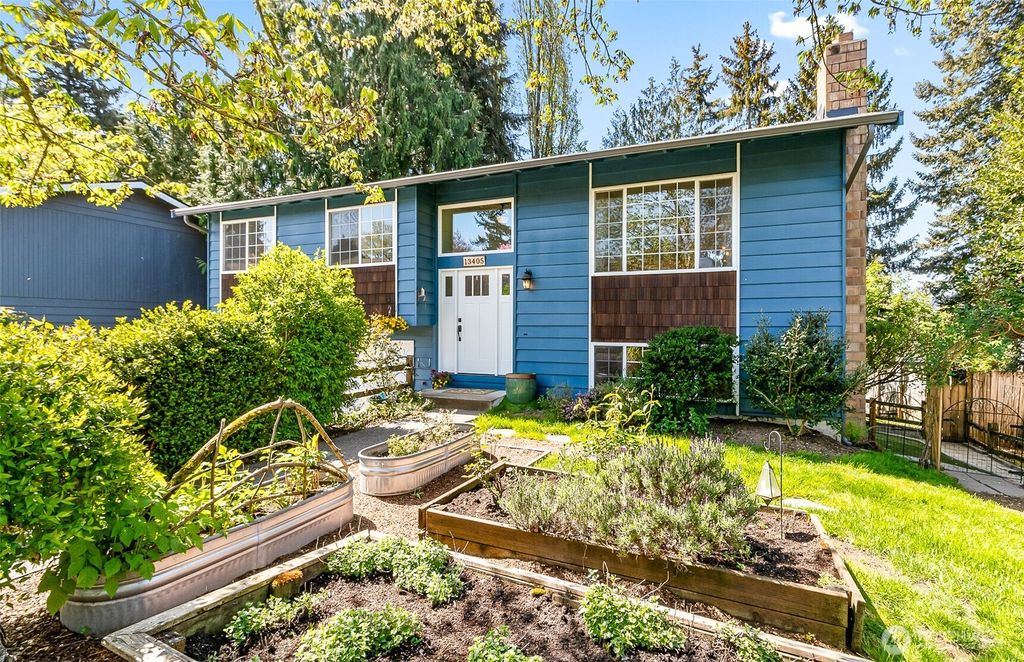 Photo of 13405 115th Avenue NE, Kirkland, WA 98034 (MLS # 2513051)