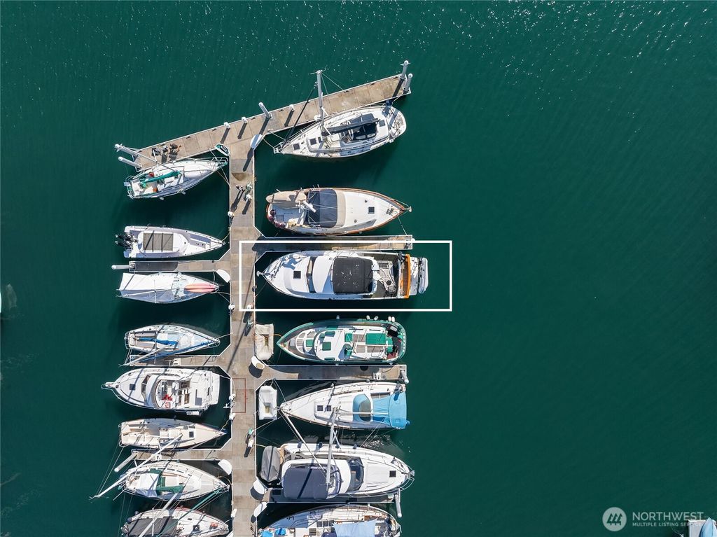 Photo of 141 Parfitt Way SW #D34, Bainbridge Island, WA 98110 (MLS # 2488055)