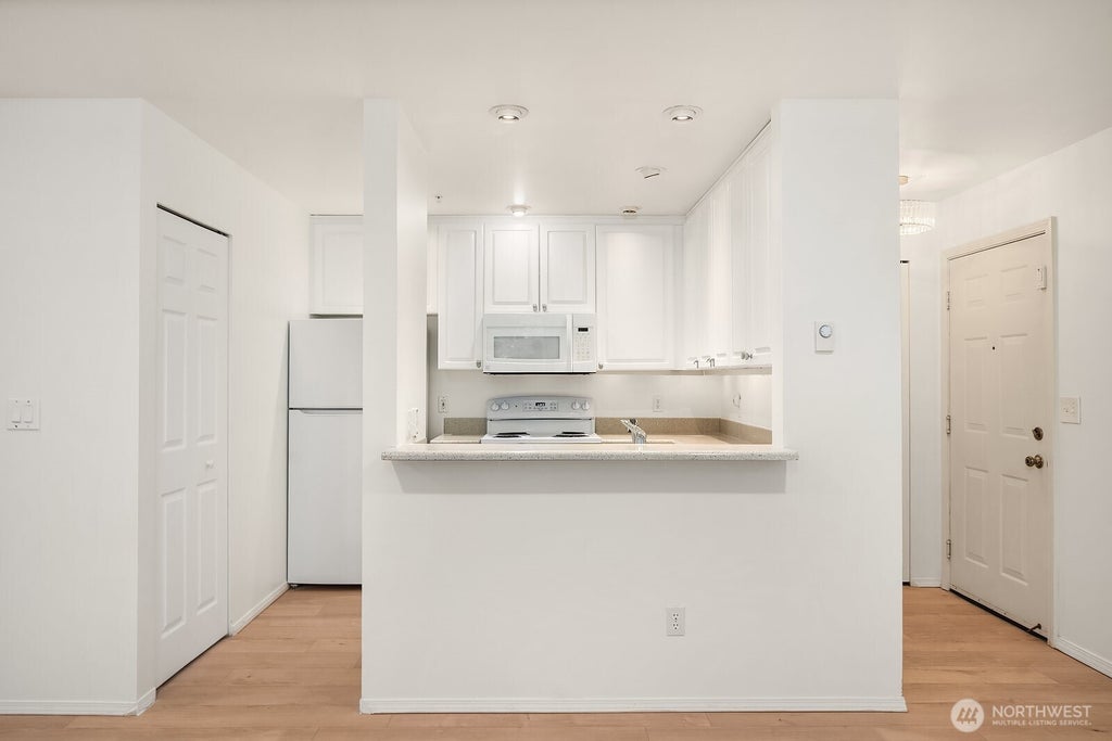 Photo of 2989 142nd Place SE #3, Bellevue, WA 98007 (MLS # 2552724)