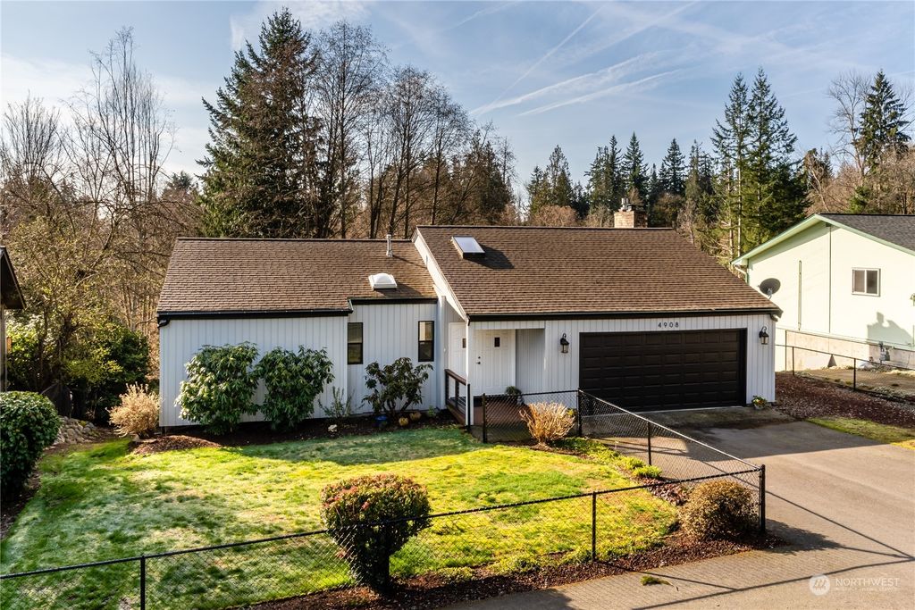 Photo of 4908 121st Place NE, Marysville, WA 98271 (MLS # 2047571)