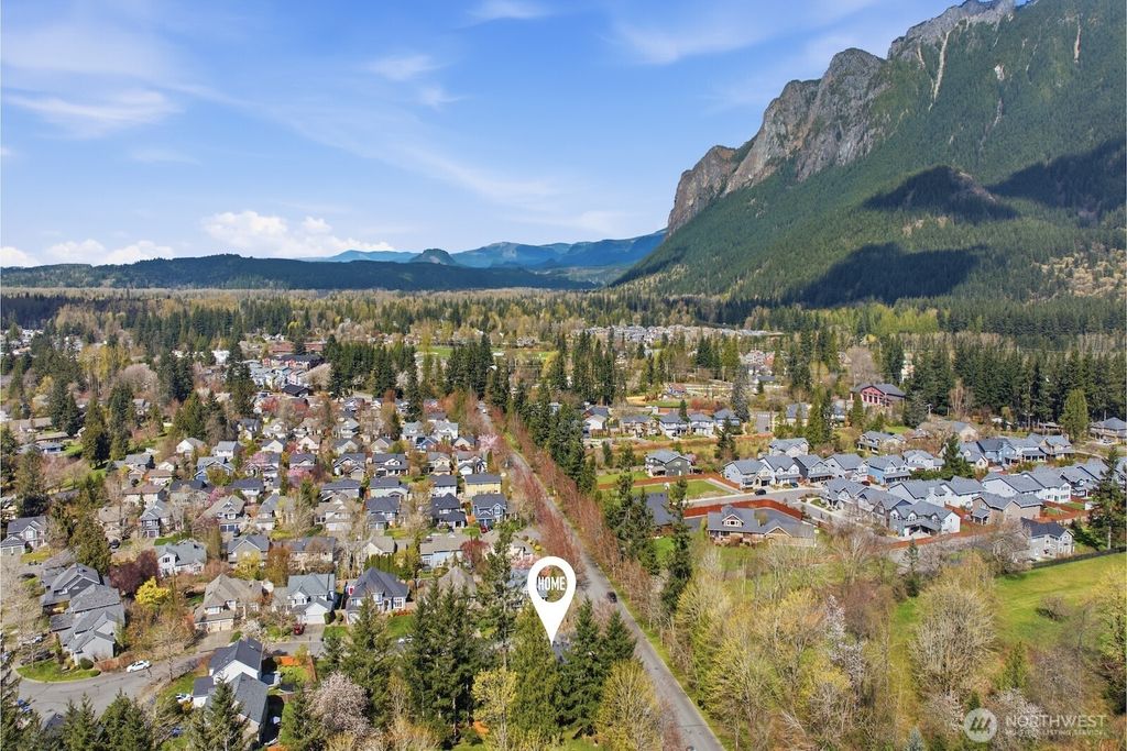 Photo of 565 SE 9th Street, North Bend, WA 98045 (MLS # 2502901)