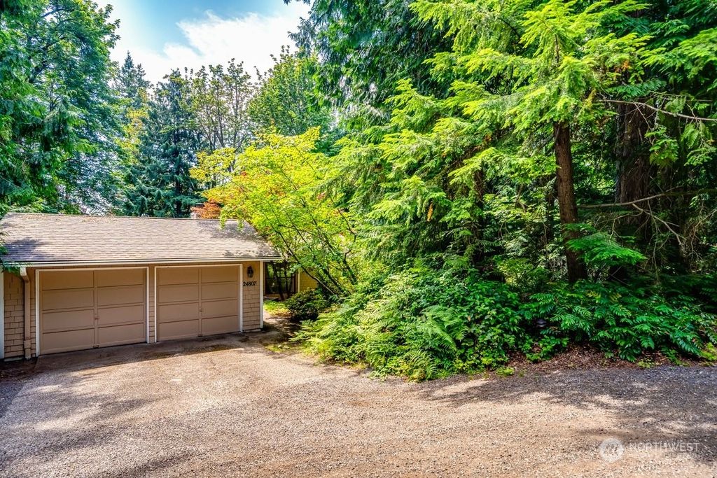Photo of 24807 SE Mirrormont Place, Issaquah, WA 98027 (MLS # 2077137)