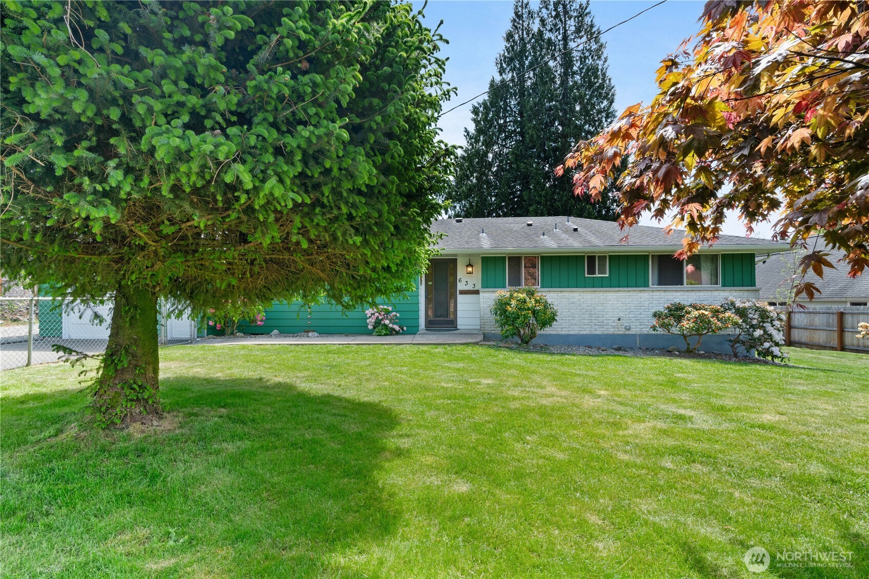 633 W Simpson Avenue