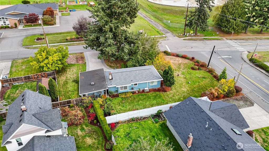Photo of 1302 Pine Avenue, Snohomish, WA 98290 (MLS # 2443713)