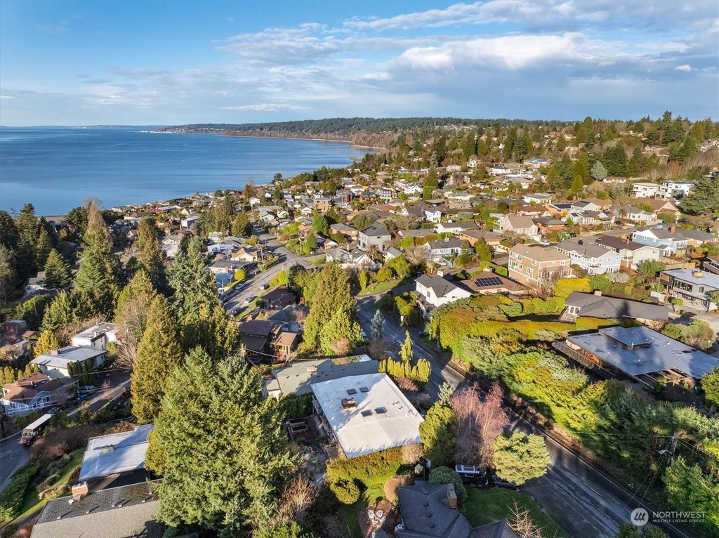 Photo of 9253 24th Avenue NW, Seattle, WA 98117 (MLS # 2198351)