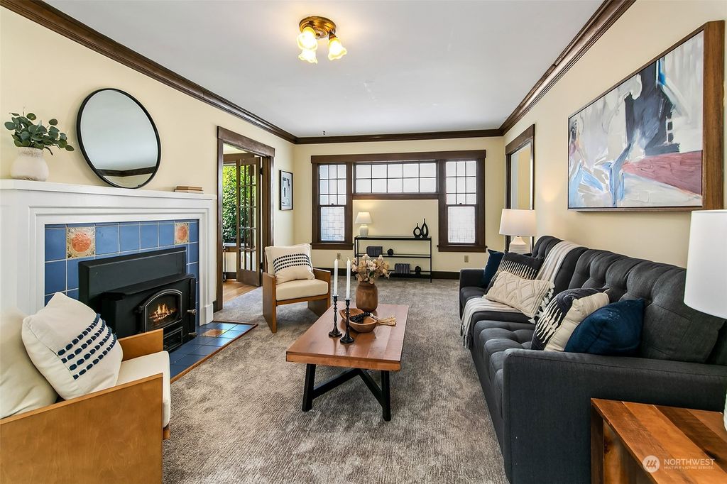 Photo of 5022 18th Avenue NE, Seattle, WA 98105 (MLS # 2146444)