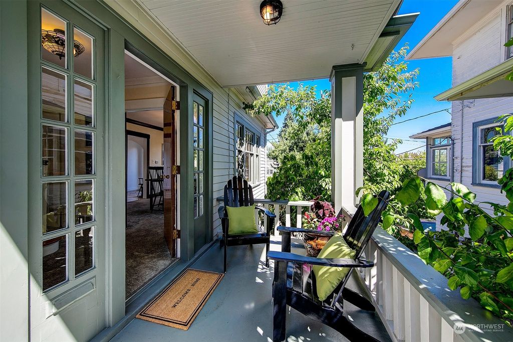 Photo of 5022 18th Avenue NE, Seattle, WA 98105 (MLS # 2146444)