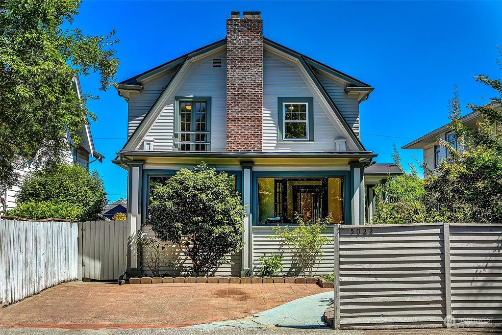 Photo of 5022 18th Avenue NE, Seattle, WA 98105 (MLS # 2146444)