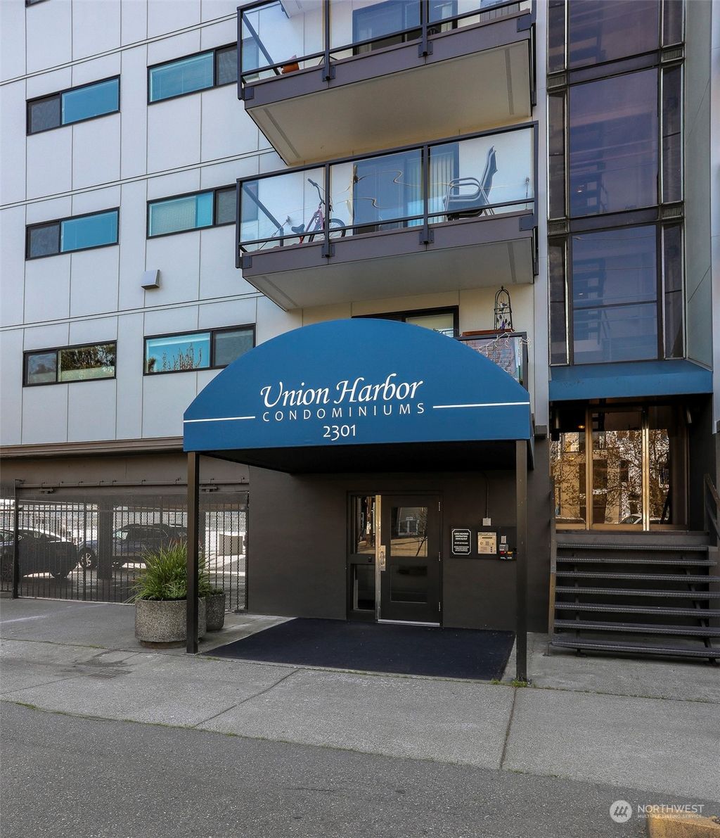 Photo of 2301 Fairview Avenue E #409-A, Seattle, WA 98102 (MLS # 2061300)