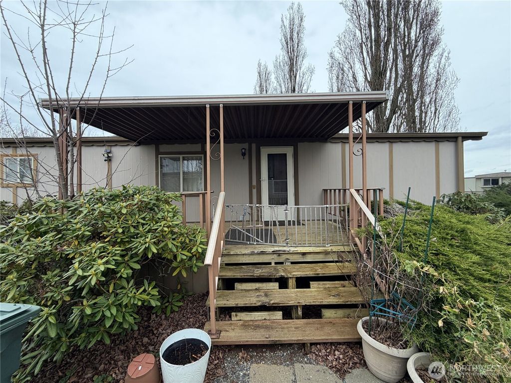 Photo of 380 E Pole Road #13, Lynden, WA 98264 (MLS # 2493343)