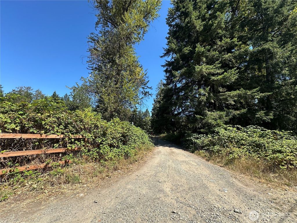 Photo of 18646 Byers Road SE, Maple Valley, WA 98038 (MLS # 2419606)