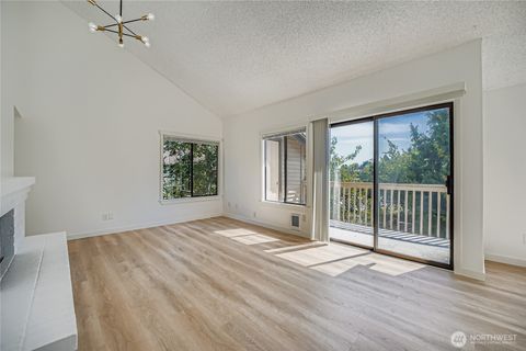 Photo of 1006 S 312th Street #231, Federal Way, WA 98003 (MLS # 2427169)