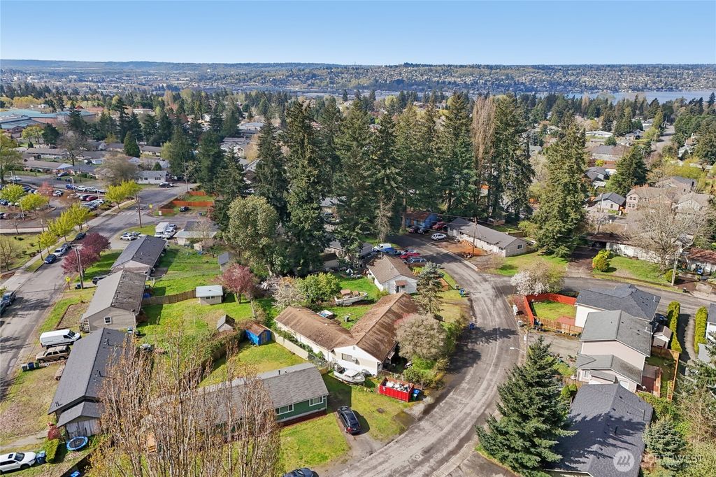 Photo of 2008 Harrington Circle NE, Renton, WA 98056 (MLS # 2507269)