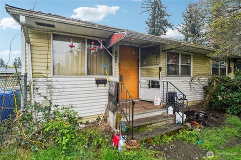 Photo of 2008 Harrington Circle NE, Renton, WA 98056 (MLS # 2507269)