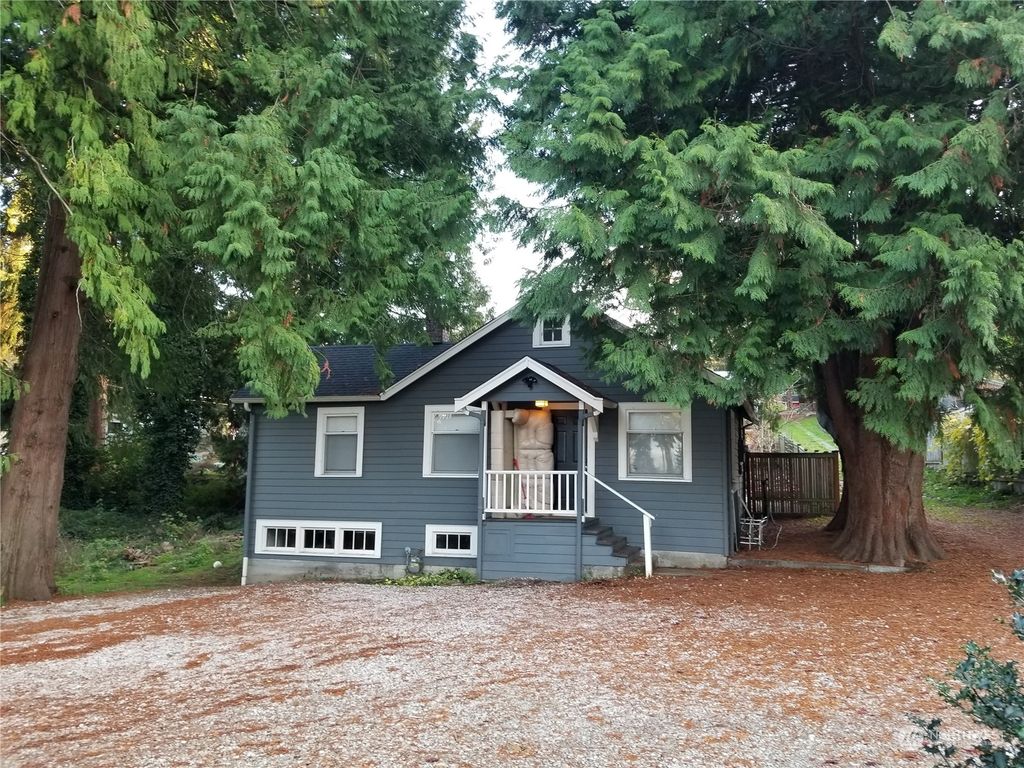 Photo of 109 SW 102nd Street, Seattle, WA 98146 (MLS # 2181732)