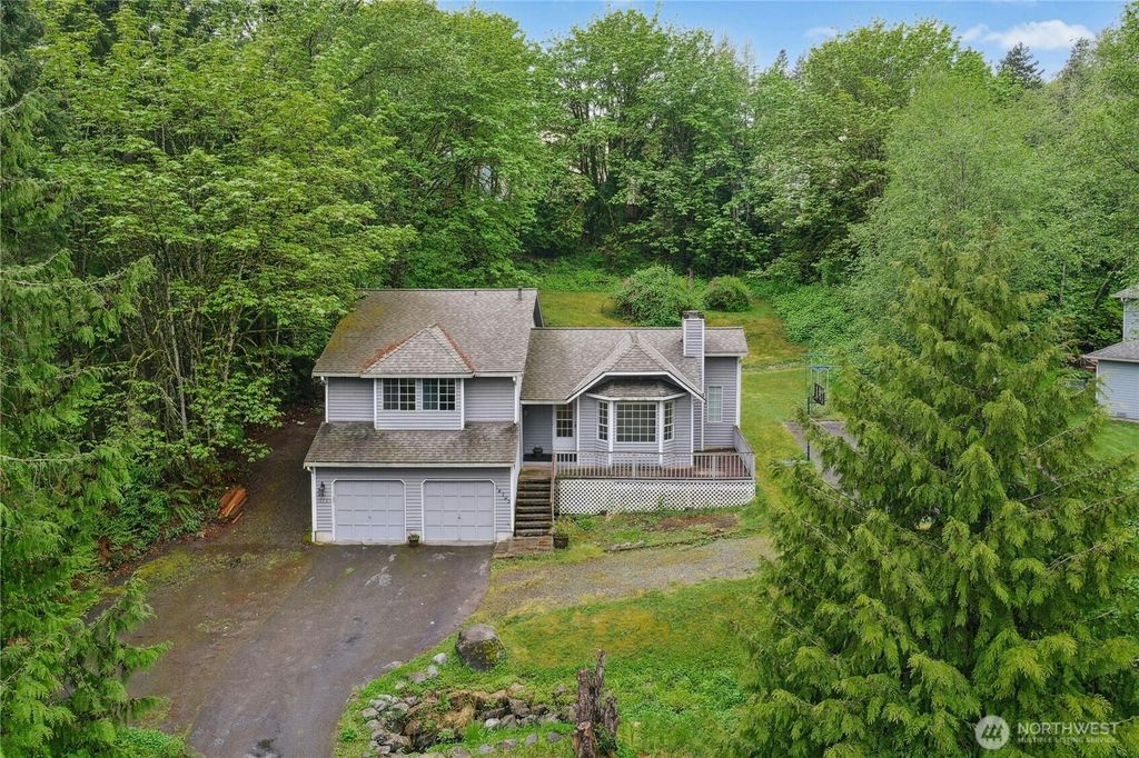 Photo of 14725 88th Avenue NE, Kenmore, WA 98028 (MLS # 2370088)
