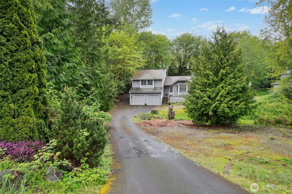 Photo of 14725 88th Avenue NE, Kenmore, WA 98028 (MLS # 2370088)