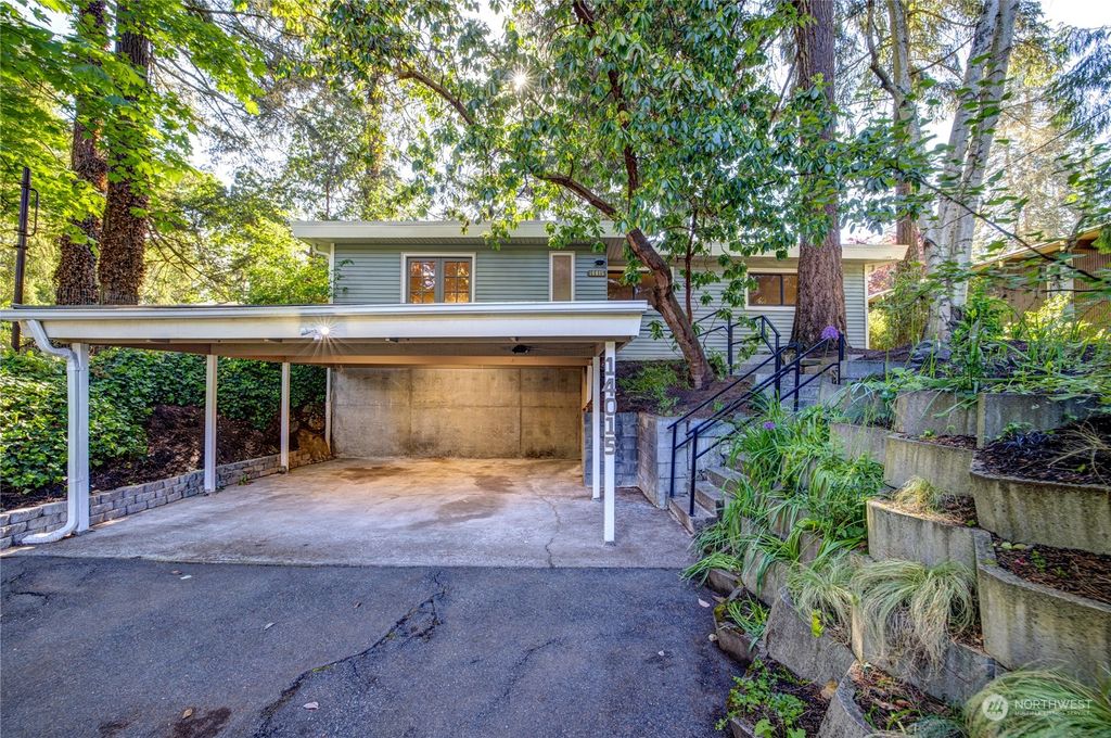 Photo of 14015 28th Avenue NE, Seattle, WA 98125 (MLS # 2245755)