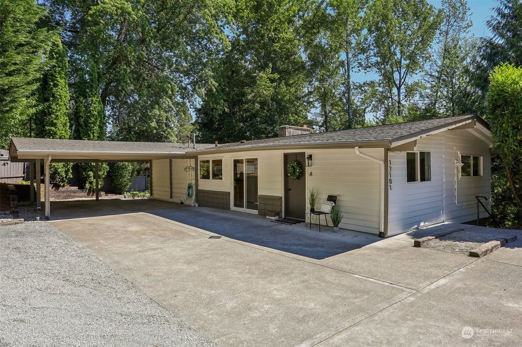 Photo of 17101 NE 80th Street, Redmond, WA 98052 (MLS # 2253905)