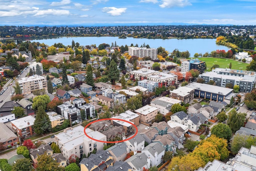 Photo of 6530 4th Ave Ave NE #B, Seattle, WA 98115 (MLS # 2164732)