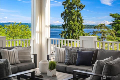 Photo of 1031 McGilvra Boulevard E, Seattle, WA 98112 (MLS # 2570129)