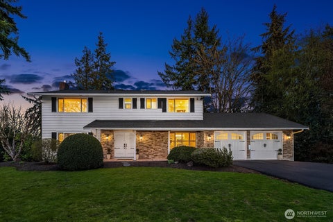Photo of 2650 79th Avenue NE, Medina, WA 98039 (MLS # 2551500)