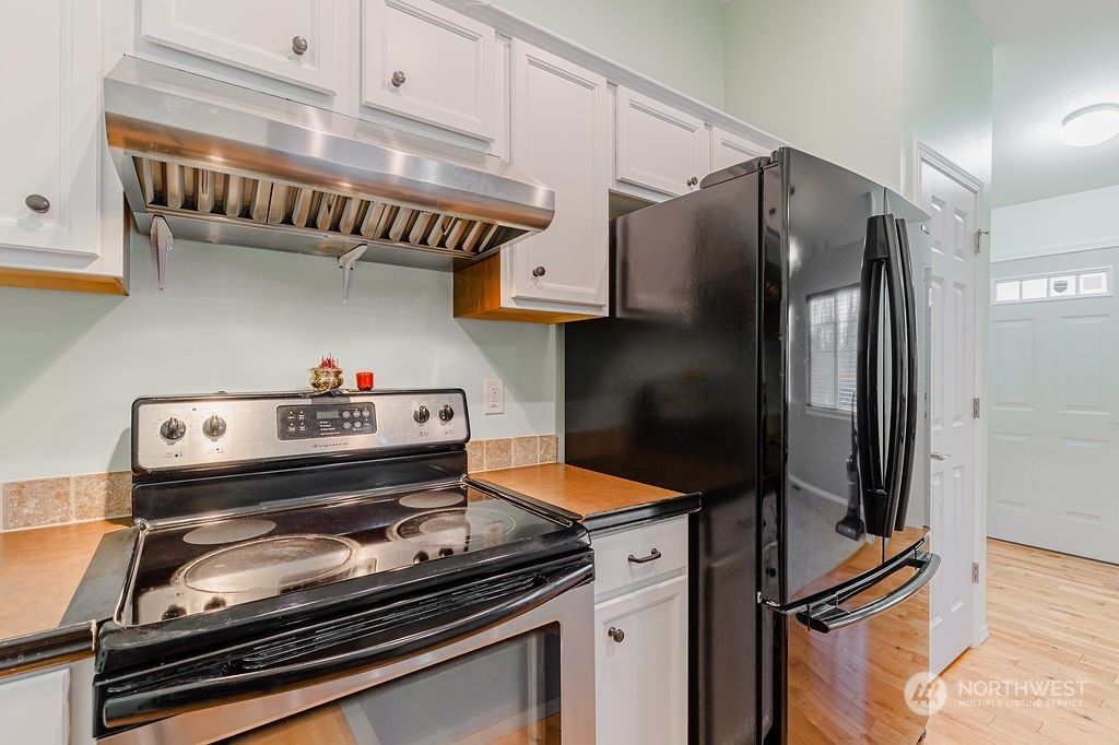 listing image 9366076203500820670