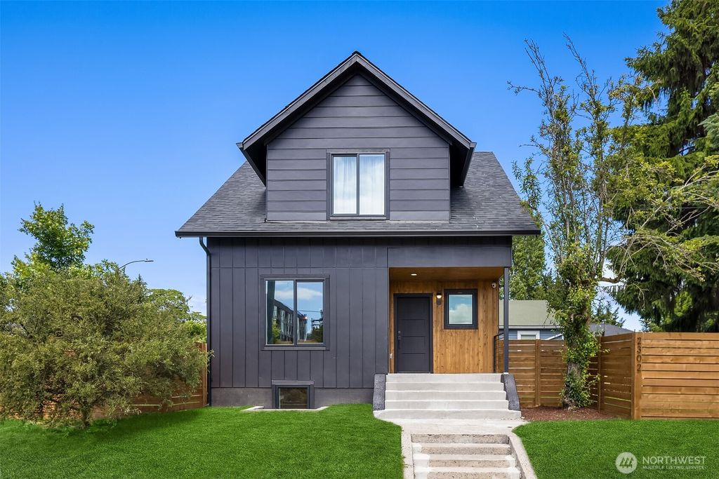 Photo of 2302 E Pike Street, Seattle, WA 98122 (MLS # 2497138)