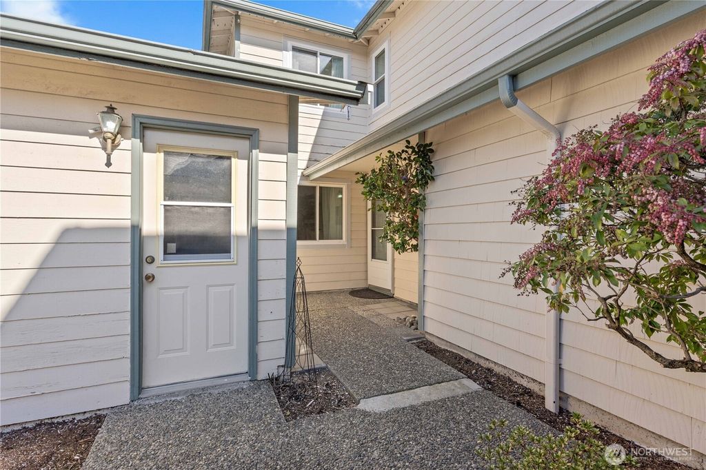 Photo of 11045 SE 249th Court #2B, Kent, WA 98030 (MLS # 2486267)