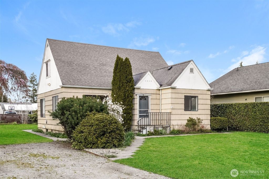 Photo of 715 S 141st Street, Tacoma, WA 98444 (MLS # 2502622)