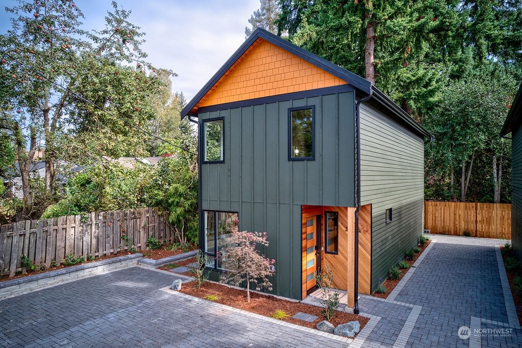Photo of 13006 Sunnyside Avenue N, Seattle, WA 98133 (MLS # 2160949)