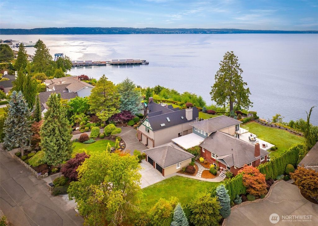 Photo of 3621 Shore Avenue, Everett, WA 98203 (MLS # 2414850)
