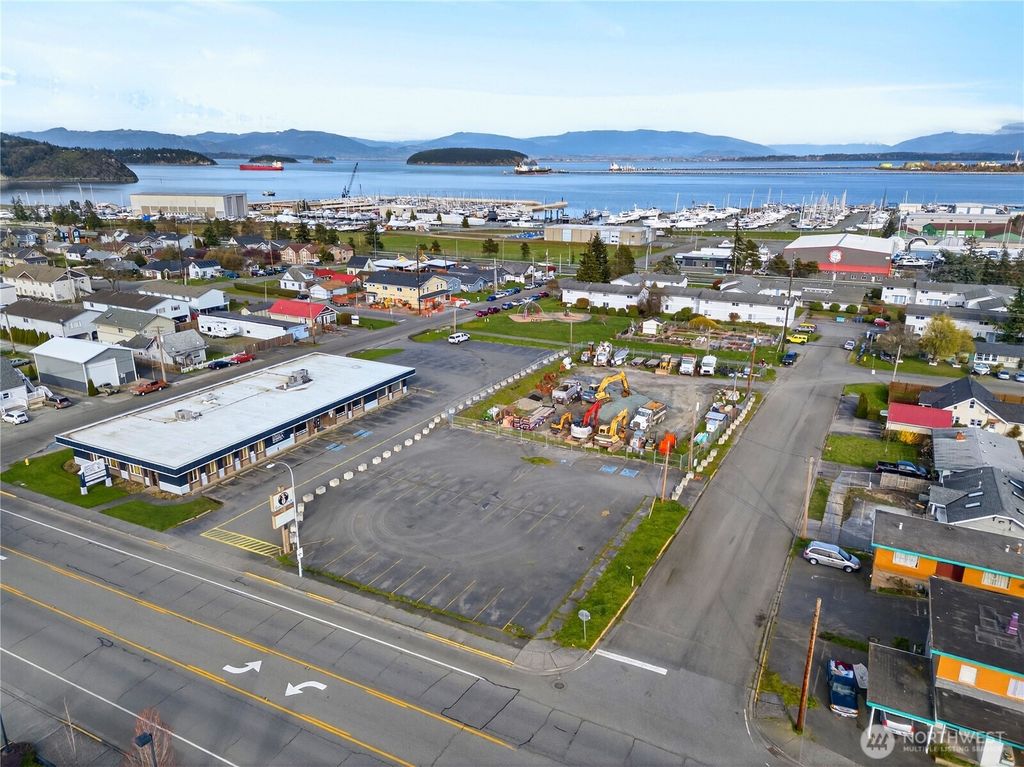 Photo of 2821 Commercial Avenue, Anacortes, WA 98221 (MLS # 2499718)
