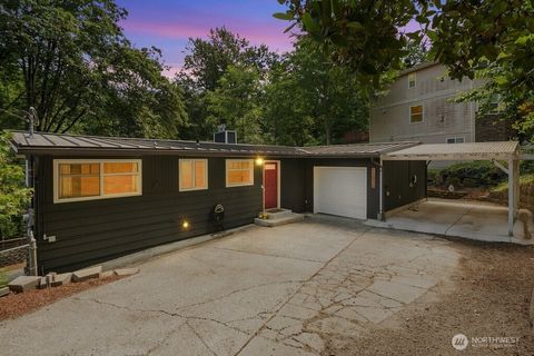 Photo of 15936 76th Place NE, Kenmore, WA 98028 (MLS # 2538719)